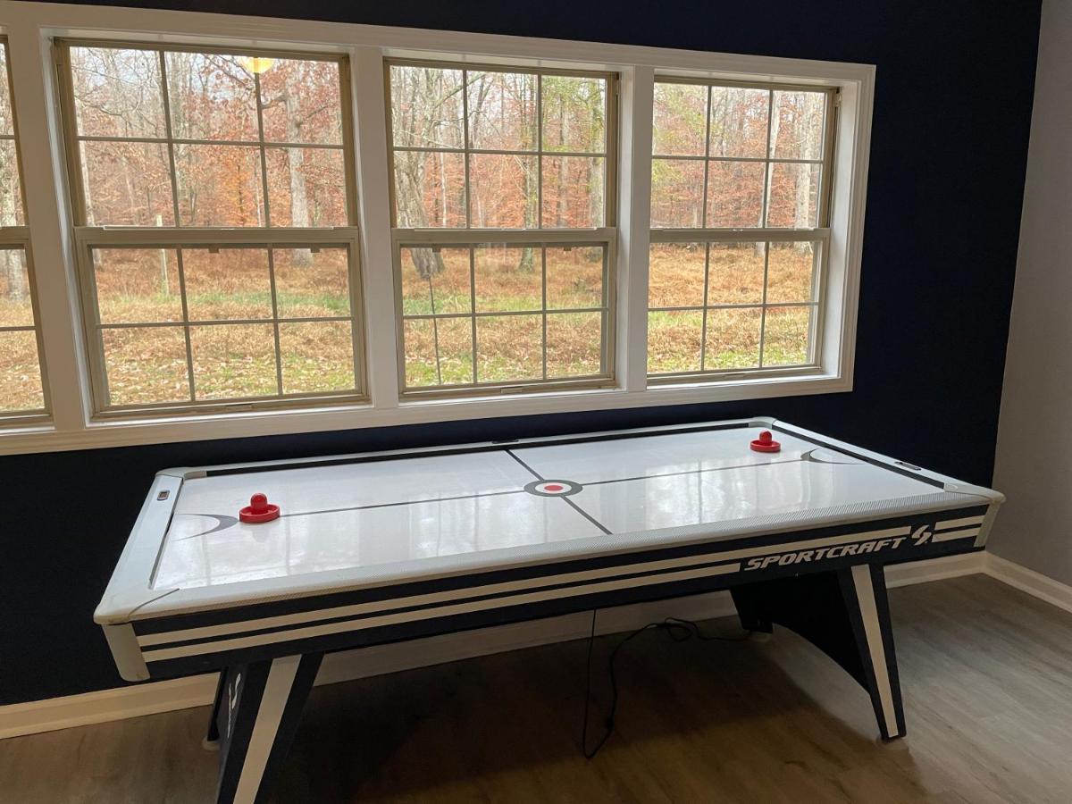 Remodeled Cottage With Sunroom Manchester Extérieur photo