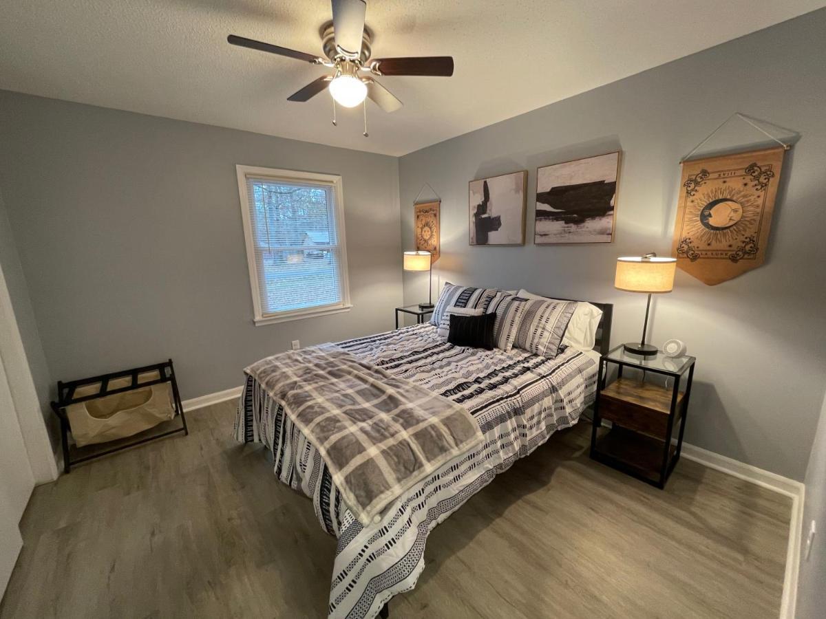 Remodeled Cottage With Sunroom Manchester Extérieur photo
